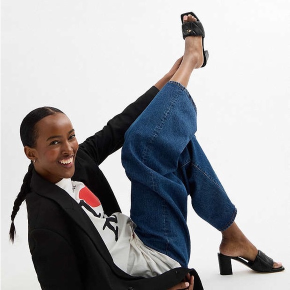 Coach Women’s Holly Block Heel Sandals with Quilting- Size 8 - Picture 3 of 13